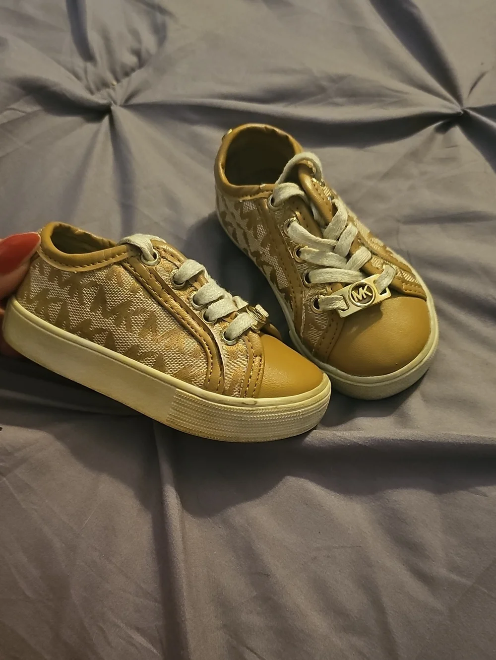 Michael Kors Girls' Tan and White Logo Low-Top Sneakers